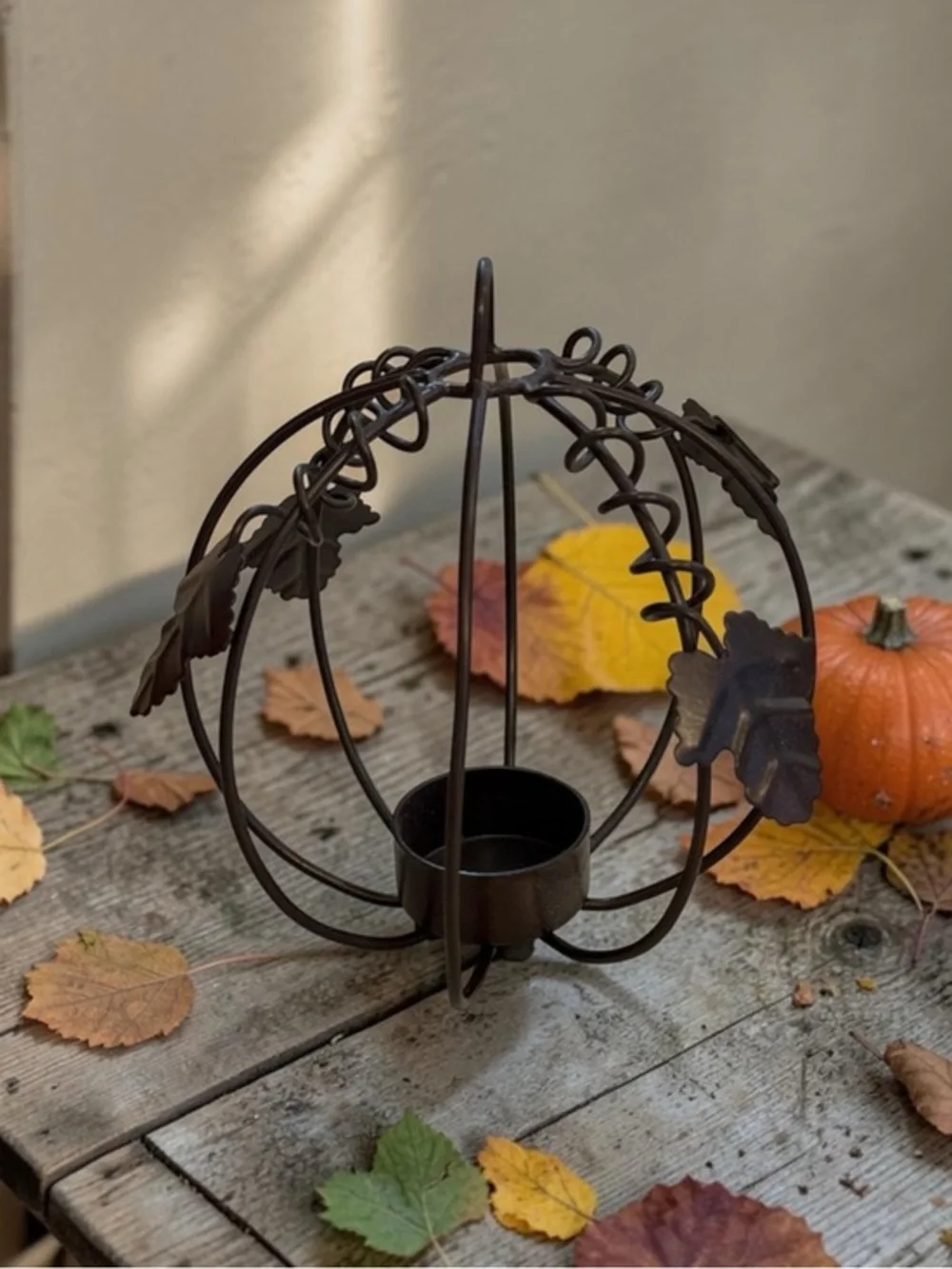 🫶🏻 Decorative Metal Pumpkin Tealight Holder - Black